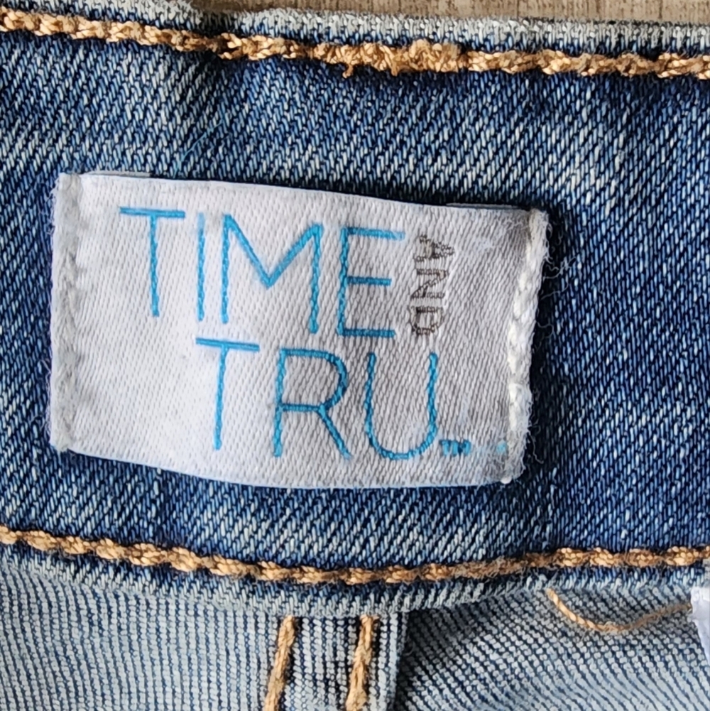 Time and Tru Light Blue Jean Shorts - Picture 2 of 4